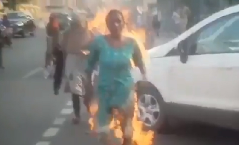 Four Uttar Pradesh cops suspended after mother-daughter duo set themselves on fire over police inaction