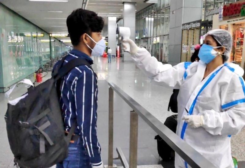 Man with 'normal temperature' shows Covid-19 positive report after arriving at Kolkata airport, quarantined