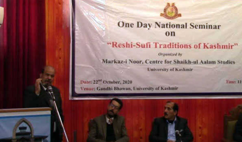 Ex-bureaucrat emphasises revival of 700 yrs of composite Kashmiri culture