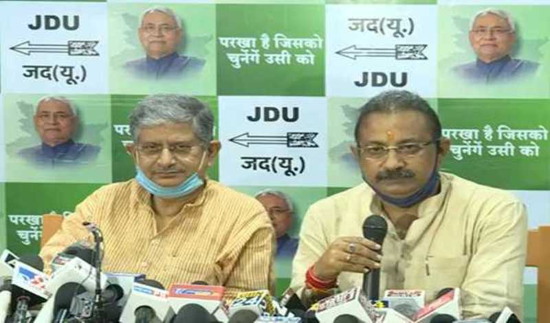 Former Bihar DGP Gupteshwar Pandey joins JD(U) 