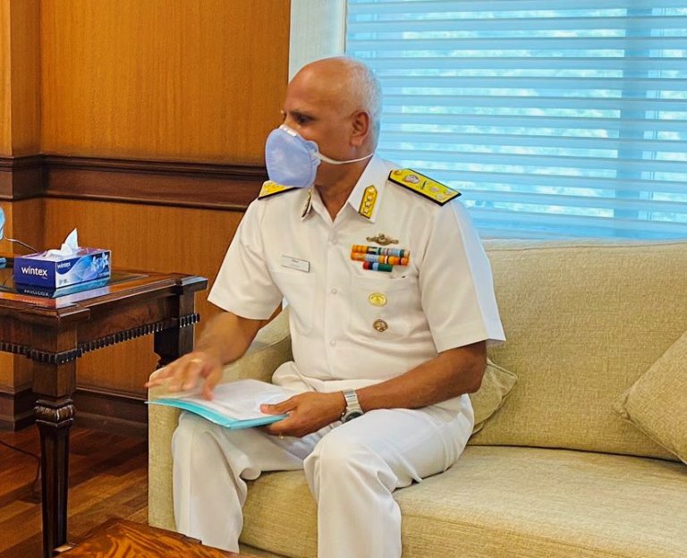 Navy's senior-most submariner Vice-Admiral Srikant dies of Covid-19