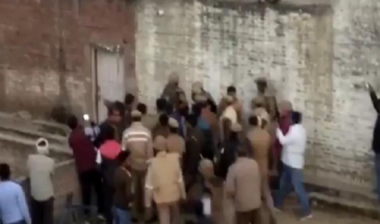 Farrukhabad hostage episode ends: Children rescued, accused lynched to death