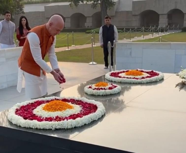 Amazon chief Jeff Bezos pays tribute to Mahatma Gandhi