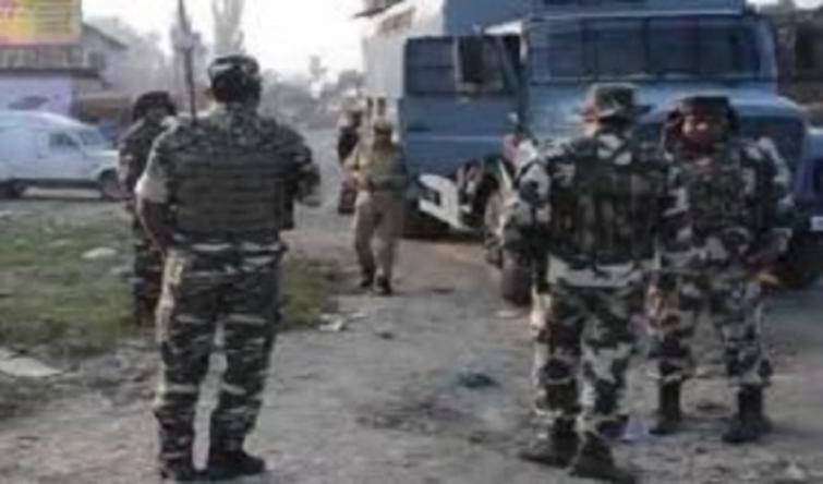 Kashmir:Â Security forces raid houses of 3 militantsÂ 