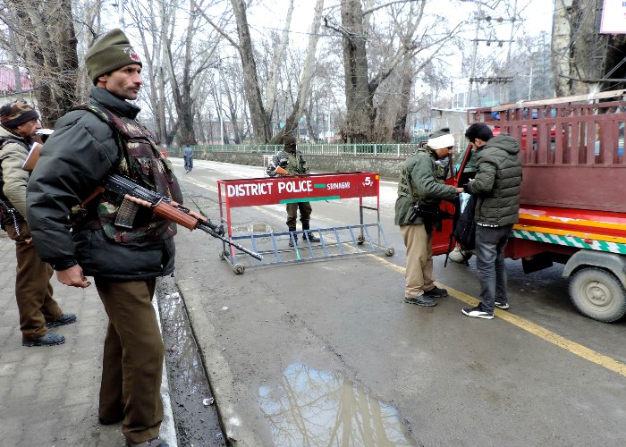 Jammu and Kashmir: Three SF personnel injured in Srinagar encounter