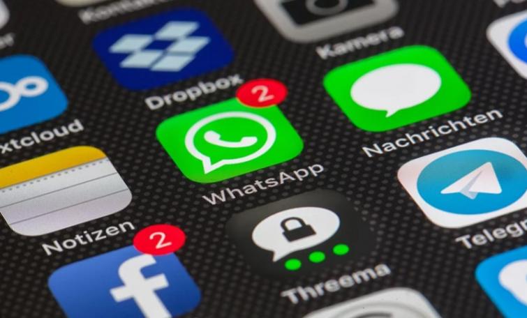 Several netizens report they are unable to share photos, GIFs, stickers on Whatsapp