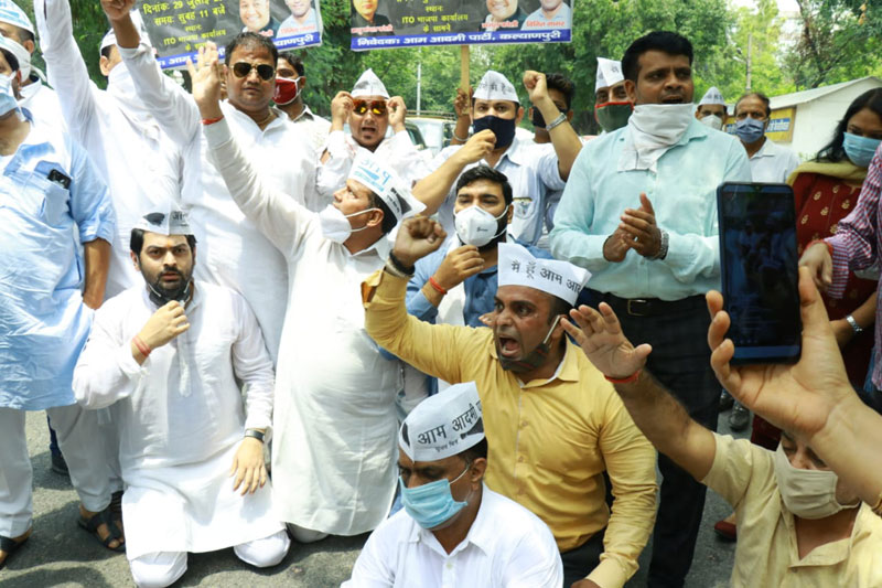 AAP protests against BJP-led MCD's taxes 'burdening' Delhiites