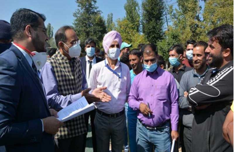 Jammu and Kashmir: Kansal visits Shopian, takes stock of public issues