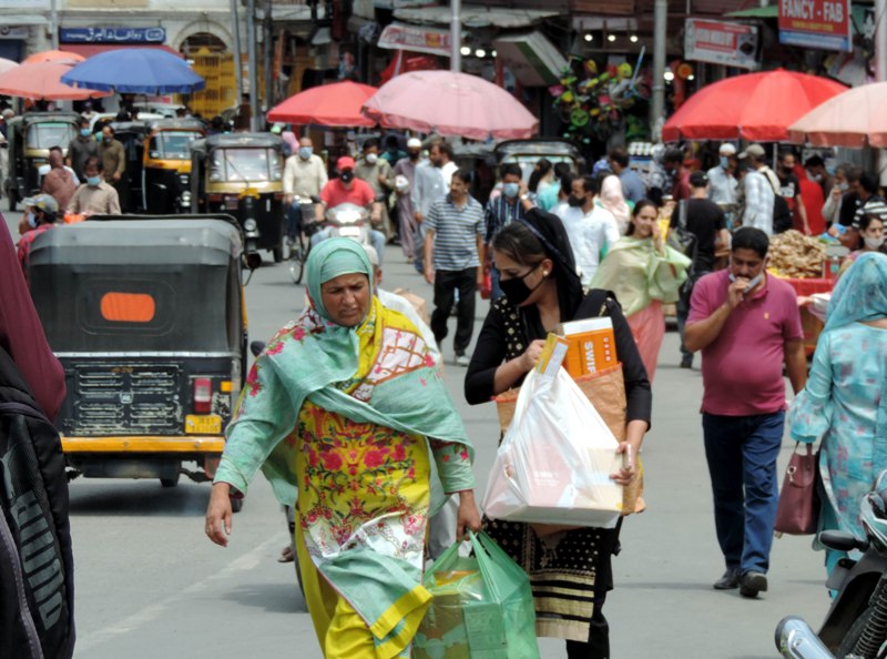 Uttar Pradesh govt relaxes Covid curbs, allows malls, restaurants to open on weekdays
