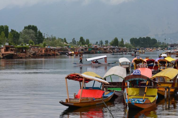 Kashmir NGO helps people with food kits amid COVID-19 pandemic