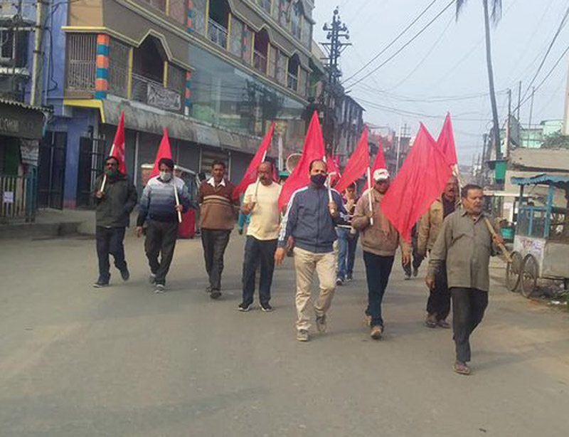 Left-Congress Bengal Bandh partially effects life in Murshidabad district