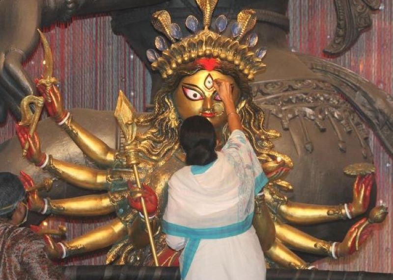TMC, BJP fight over Hindu festival Durga Puja after Mamata announces cash for clubs