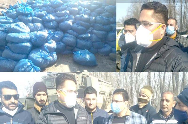 Jammu and Kashmir: DC Anantnag distributes ration among stranded truck driver