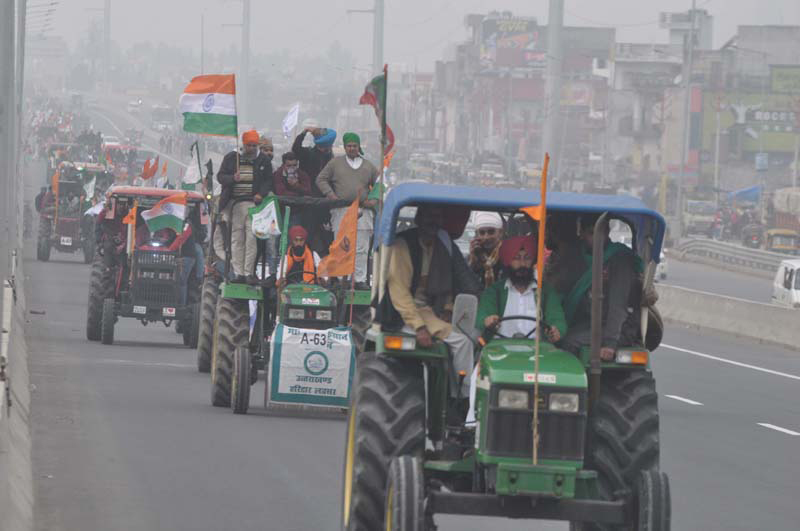 Delhi Police allows farmers' tractor rally after Republic Day function ends