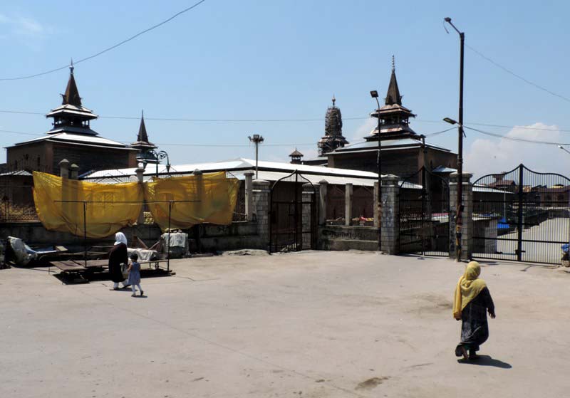 COVID-19: Restrictions recur in parts of Kashmir