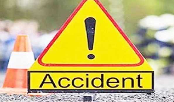 Uttar Pradesh: Two killed in bus truck collision on Agra-Lucknow expressway
