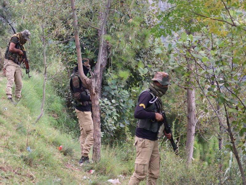 Poonch gunfight resumes, terrorists holed up