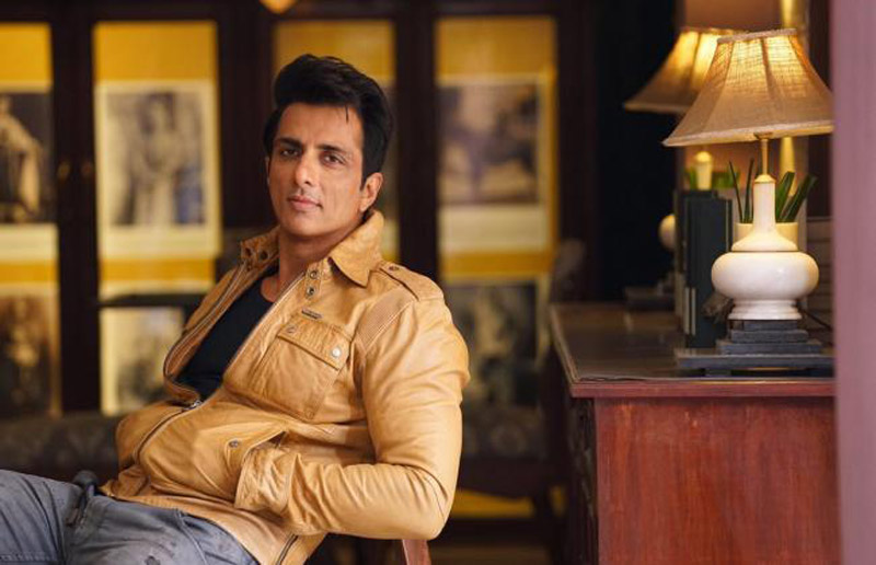 After Mumbai's civic body's notice on illegal construction, Sonu Sood meets Sharad Pawar