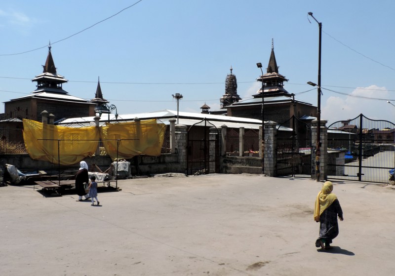 3051 people fined, 9 others arrested for violating COVID-19 guidelines in Kashmir