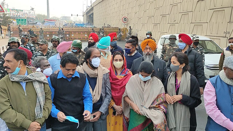 Opposition delegation visits Ghazipur, not allowed to meet protesting farmers: Harsimrat Kaur Badal