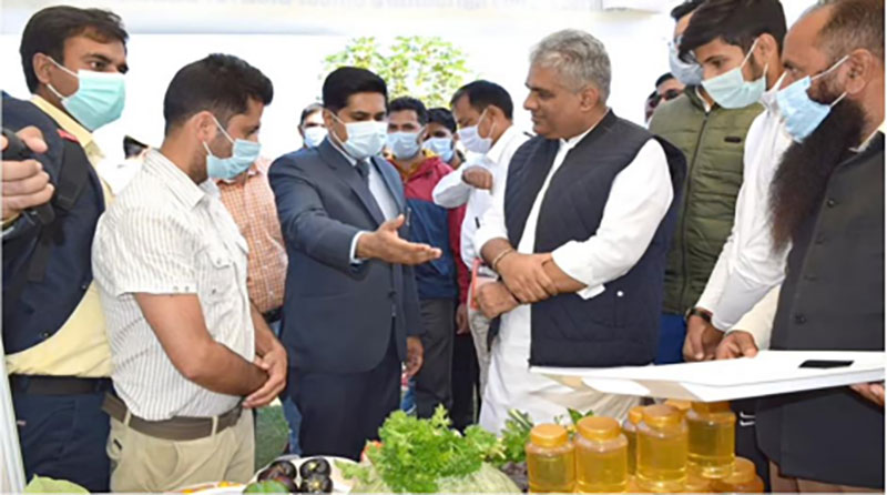 Union Minister Bhupender Yadav visits Bandipora, Kashmir