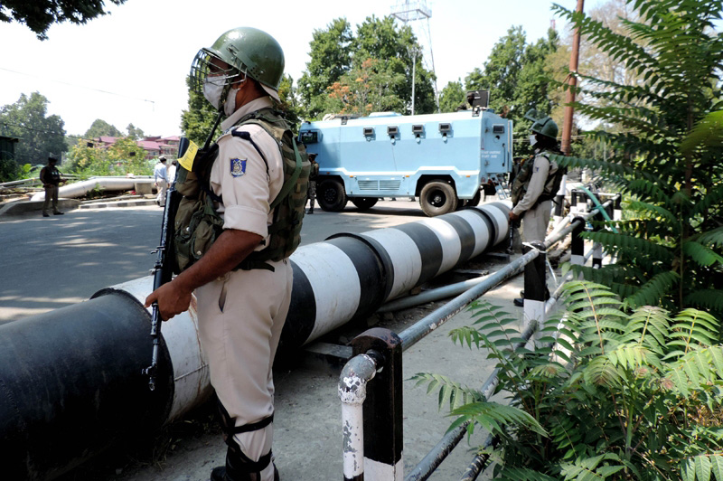 Jammu and Kashmir: Encounter ensues between militants, security forces in Srinagar