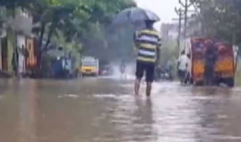 Incessant heavy rain lashes Puducherry and suburbs for second day today, normal life disrupted