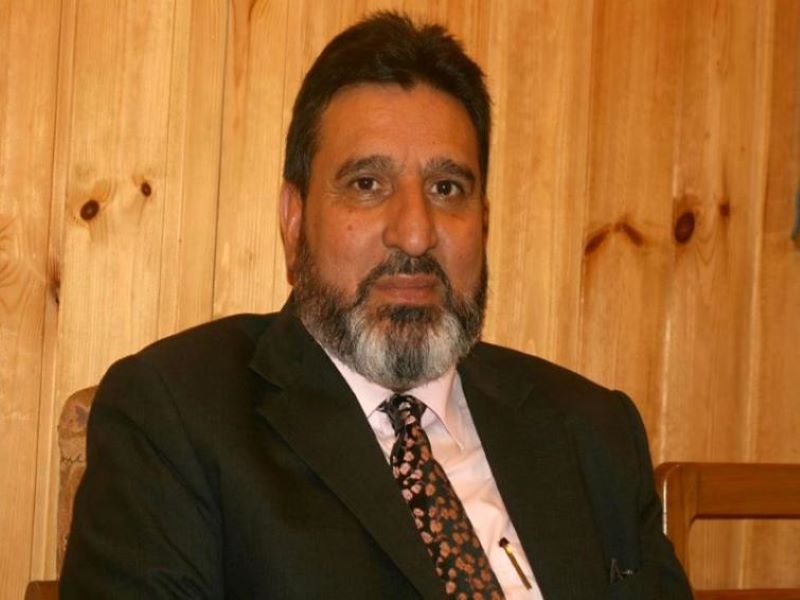 Apni Party chief Bukhari condemns killing of policeman in Srinagar