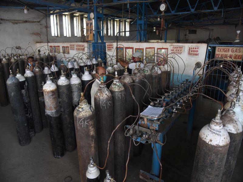 Delhi High Court pulls up Arvind Kejriwal govt over mismanagement, alleged black marketing of refill oxygen cylinders