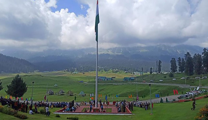 Jammu and Kashmir: Indian Army hoists tallest national flag in Gulmarg