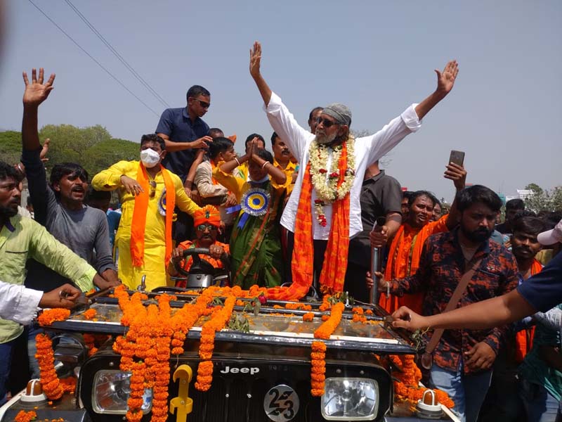 Mithun Chakraborty holds first roadshow for BJP in Bengal
