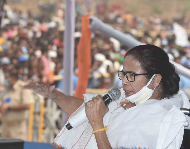 Narendra Modi only talks big, makes false promises : Mamata Banerjee