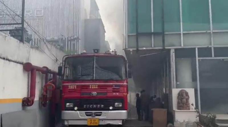 Telangana: Fire breaks out at building in posh area in Hyderabad