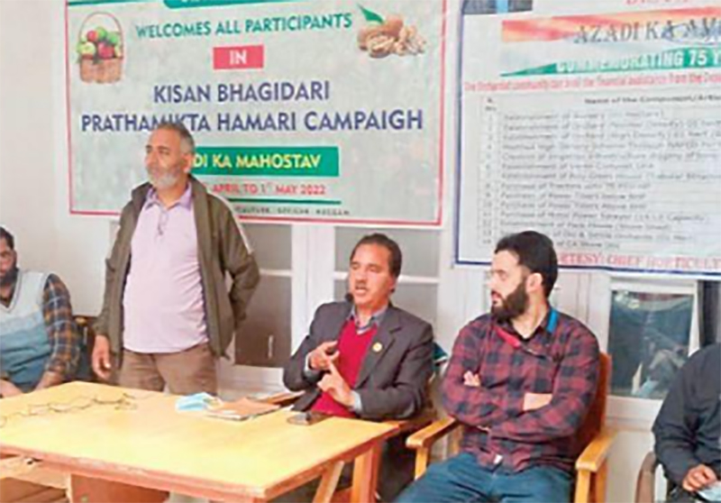 Gram Swaraj: Horticulture Dept. starts KCC saturation drive at Kulgam, Kashmir