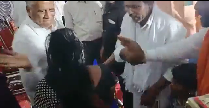 Karnataka minister V Somanna slaps woman trying to narrate grievances