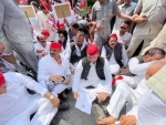 UP: Akhilesh-led Samajwadi Party's march to Vidhan Sabha stopped midway