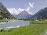 Jammu and Kashmir: Shooting of Onir's upcoming “Chahiye thoda pyaar” movie taking place in Gurez valley