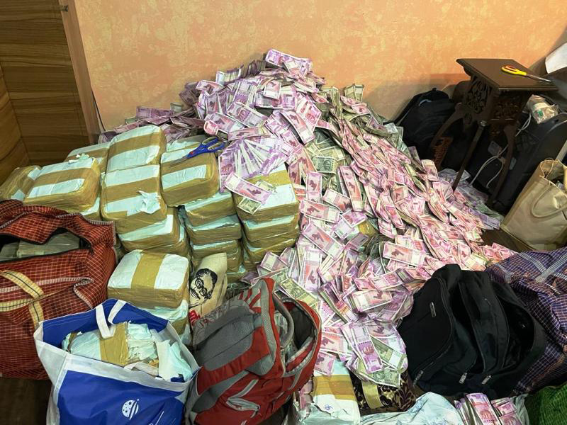 ED recovers Rs. 20 cr cash after raids on West Bengal Minister Partha Chatterjee's aide