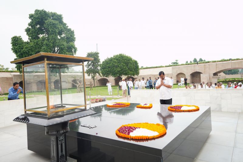 Delhi CM Arvind Kejriwal, AAP MLAs visit Rajghat