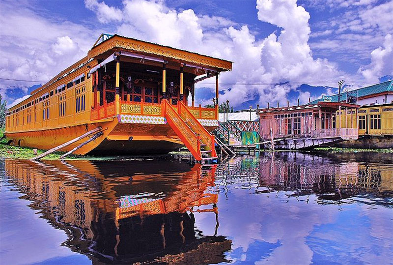 Kashmir: Fire destroys two deluxe houseboats in Dal Lake in Srinagar