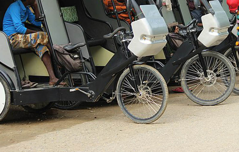 Punjab: Engineering students designs solar-powered e-rickshaw
