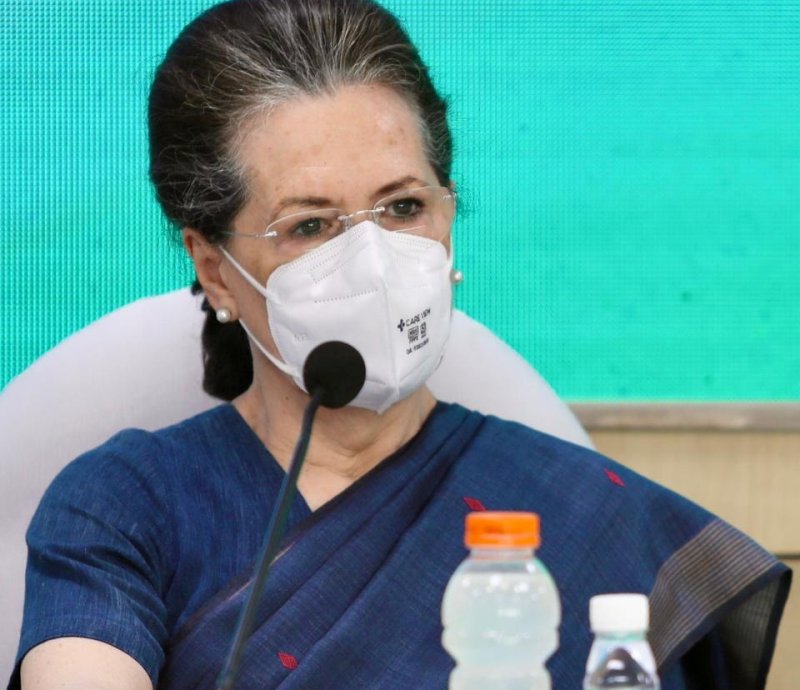 After Ghulam Nabi Azad, Sonia Gandhi meets Manish Tewari, Anand Sharma in latest outreach to G-23