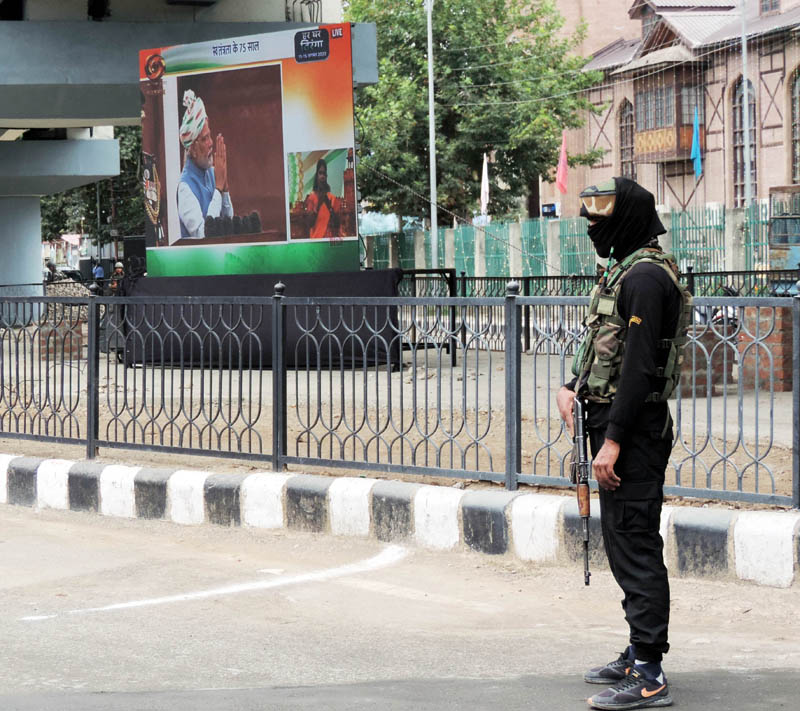 Jammu and Kashmir: Grenades lobbed during Shopian CASO