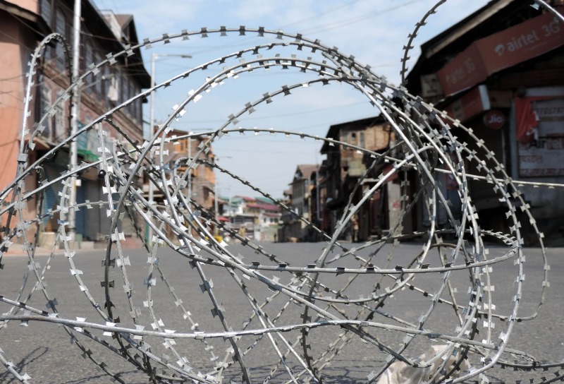 Security forces arrest 3 'hybrid' militants with arms in Srinagar