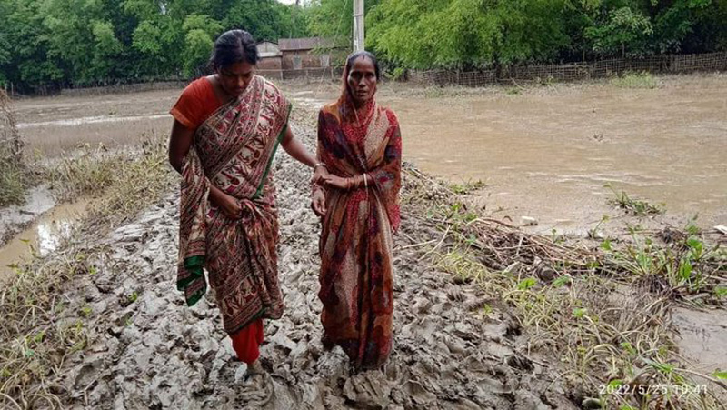 IAS officer walks through mud to inspect flood-hit areas in Assam’s Cachar district, pictures gone viral
