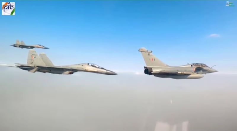 India witnesses flypast of 75 aircraft and helicopters on 73rd Republic Day