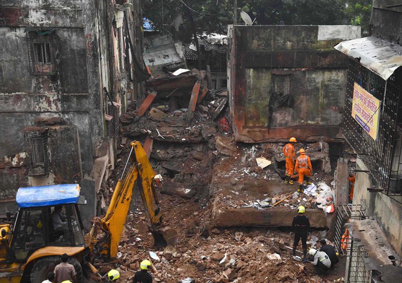 Mumbai building collapse: 10 dead, 13 injured