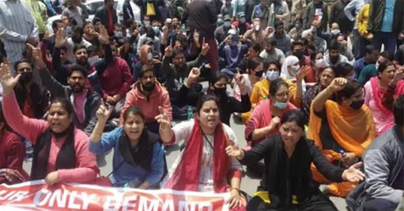 Jammu and Kashmir: Kashmiri Pandits protest to seek justice for Rahul Bhat