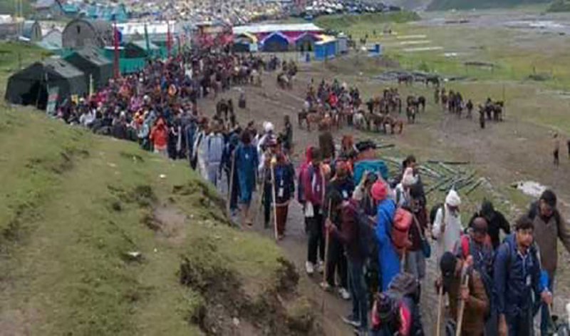 Fresh batches of pilgrims leave for Amarnath