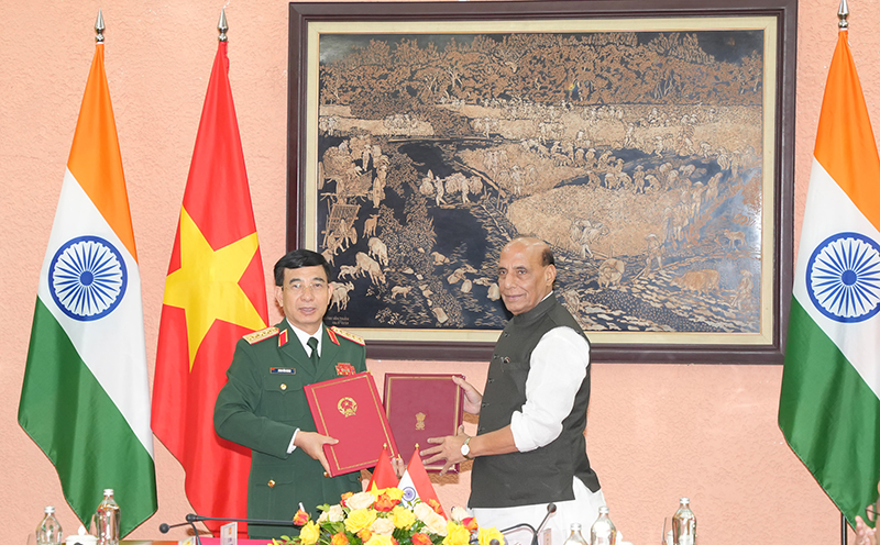 Rajnath Singh, his Vietnamese counterpart General Phan Van Giang hold bilateral talks in Hanoi